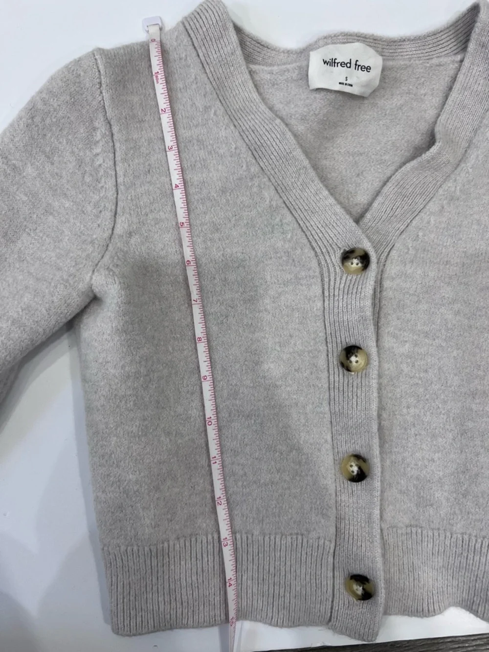 Wilfred Free Aritzia 100% Merino Wool Cardigan S Grey Cropped Button Knit - Picture 8 of 9